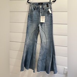 Akira super flare jeans size 7 New with tags